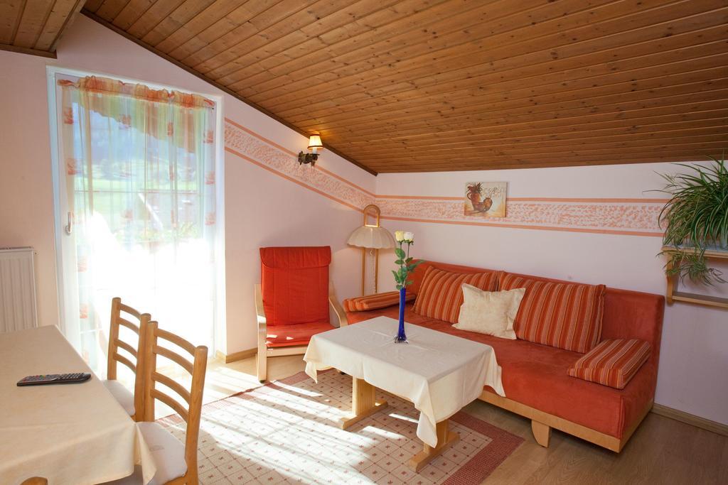 Familiengästehaus Ingrid Sankt Martin am Tennengebirge Zimmer foto